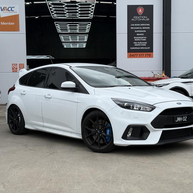 Ford Focus RS in for work